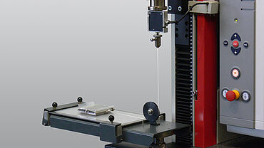 Dispositivi di prova per la determinazione del coefficiente di attrito dei film in plastica secondo ISO 8295 e ASTM D1894.